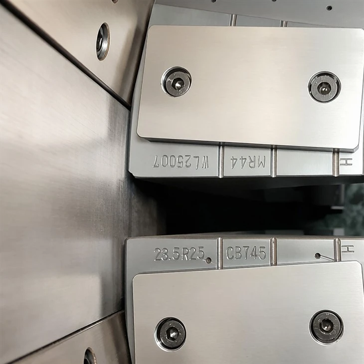 Cone Guide Radial Engineering Tire Mold factory