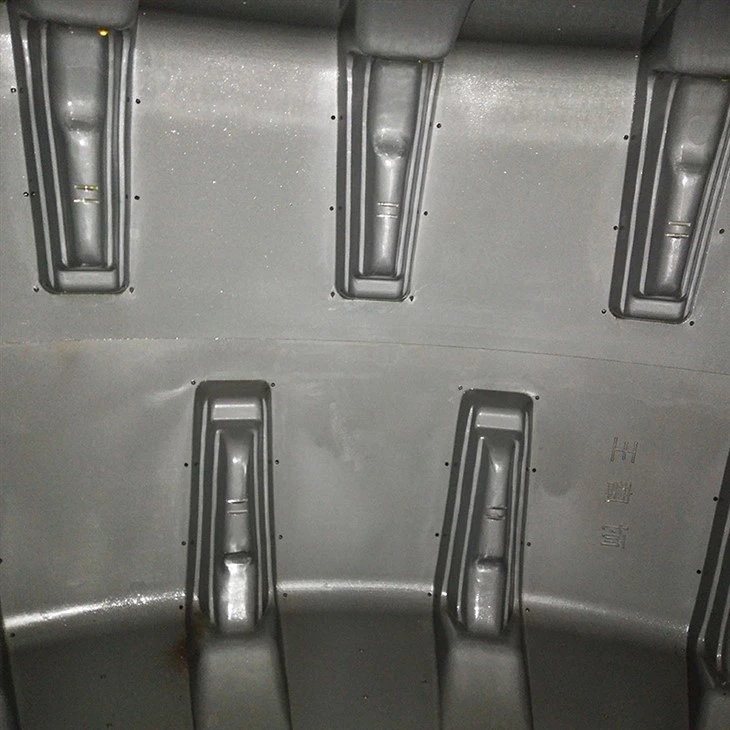 Two Piece Earthmover Engineering Tire Mold